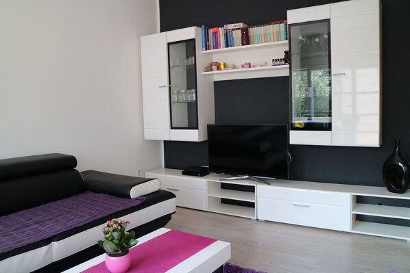 Flat-screen TV - Apartman Mark, Pula beautiful apartment near centre and near beaches (Pula)