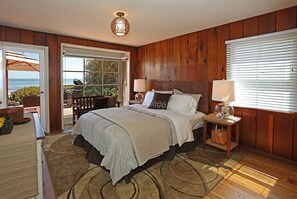3 bedrooms, iron/ironing board, travel cot, free WiFi - Rincon Retreat - Casual Beachfront Comfort (Carpinteria)