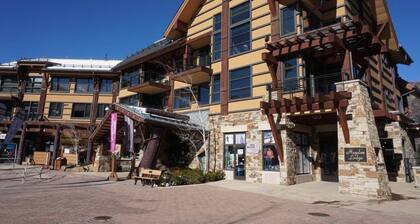 Hayden Lodge - Views of the slopes and village (203154-9418)