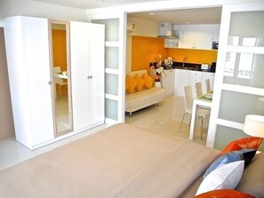 1 bedroom, in-room safe, iron/ironing board, WiFi