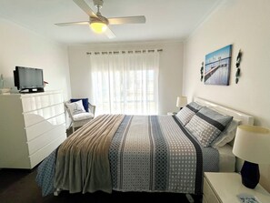 5 Schlafzimmer, Bügeleisen/Bügelbrett, Reisekinderbett, kostenloses WLAN