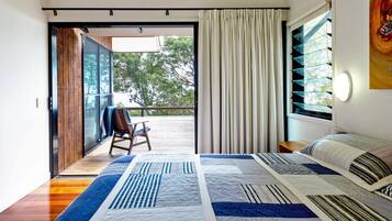 4 bedrooms, free WiFi, bed sheets