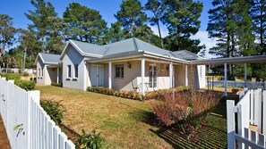 Exterior - Stableford House on the Golf Course (Wentworth Falls)