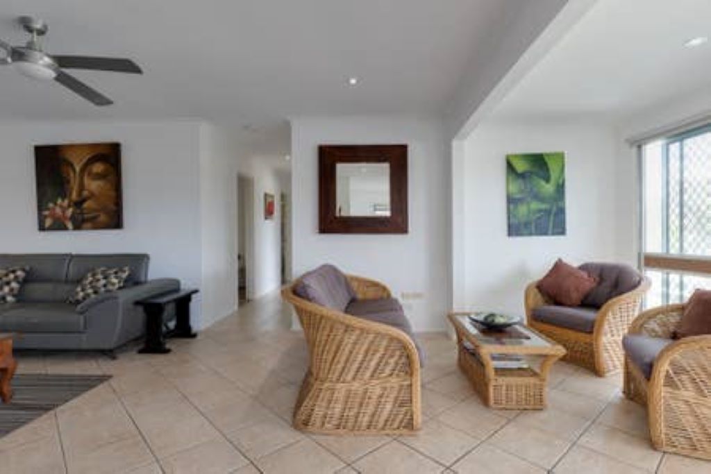 Gold Coast Central Waterfront House with Pool — image 16
