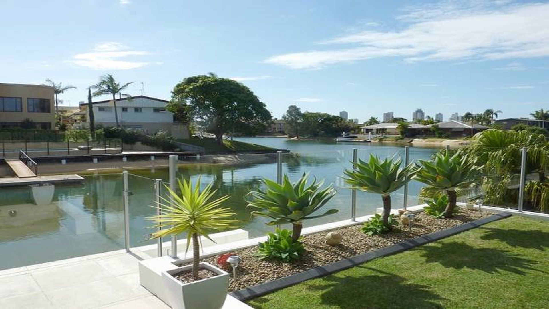 Gold Coast Central Waterfront House with Pool — image 10