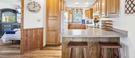 Frigorífic, microones, forn i placa de cuina