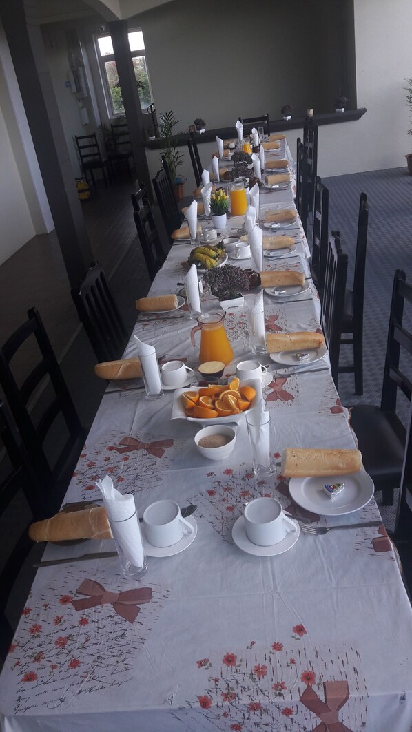 Free daily continental breakfast