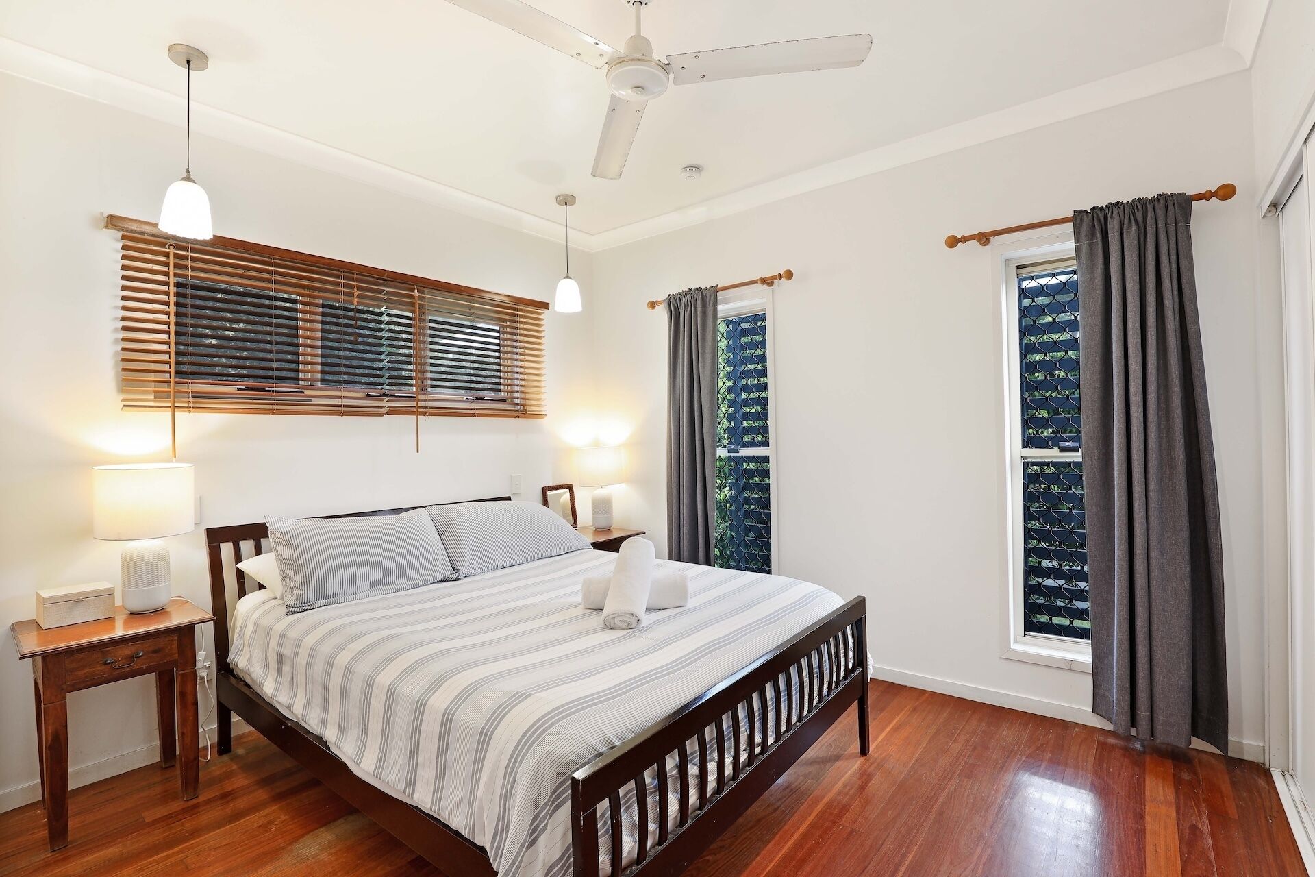 4 bedrooms, iron/ironing board, free WiFi, bed sheets