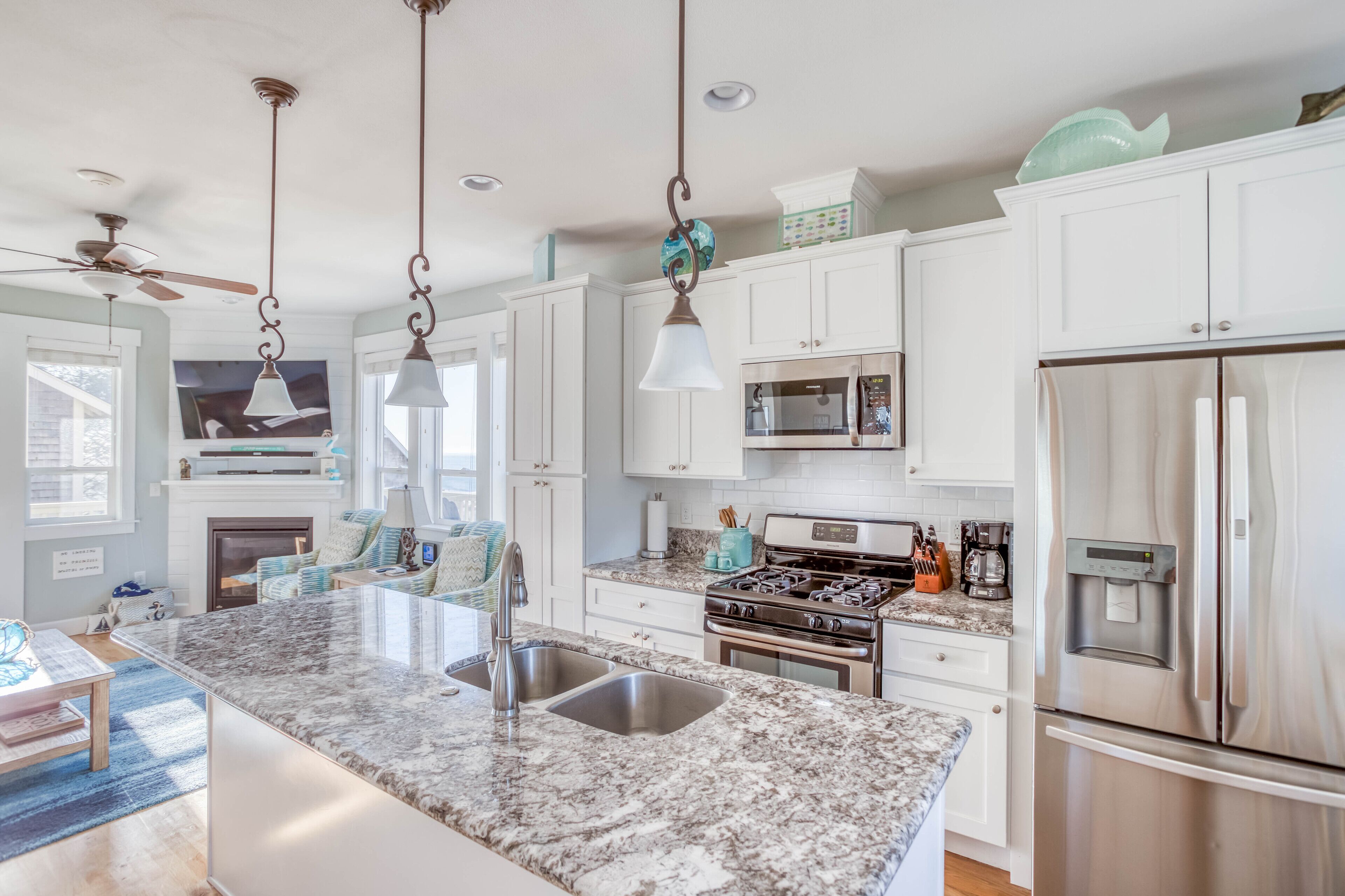 Astonishing Ocean Views from this Hilltop Three-Story Luxury Home with Hot Tub!