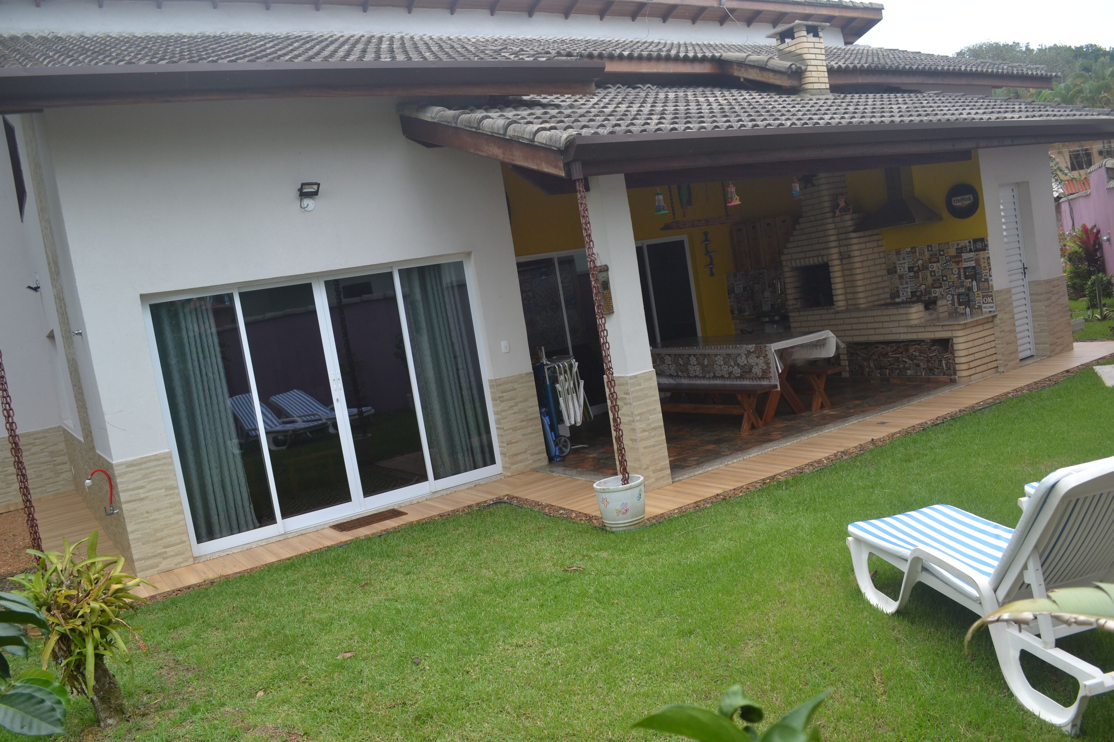 HOUSE IN GUARATUBA SIDE BEACH