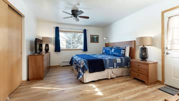 2 bedrooms, internet, bed sheets