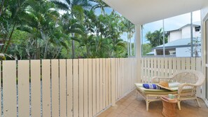 Terrace/patio - Eclectic Apartment in Tropical Port Douglas (Port Douglas)