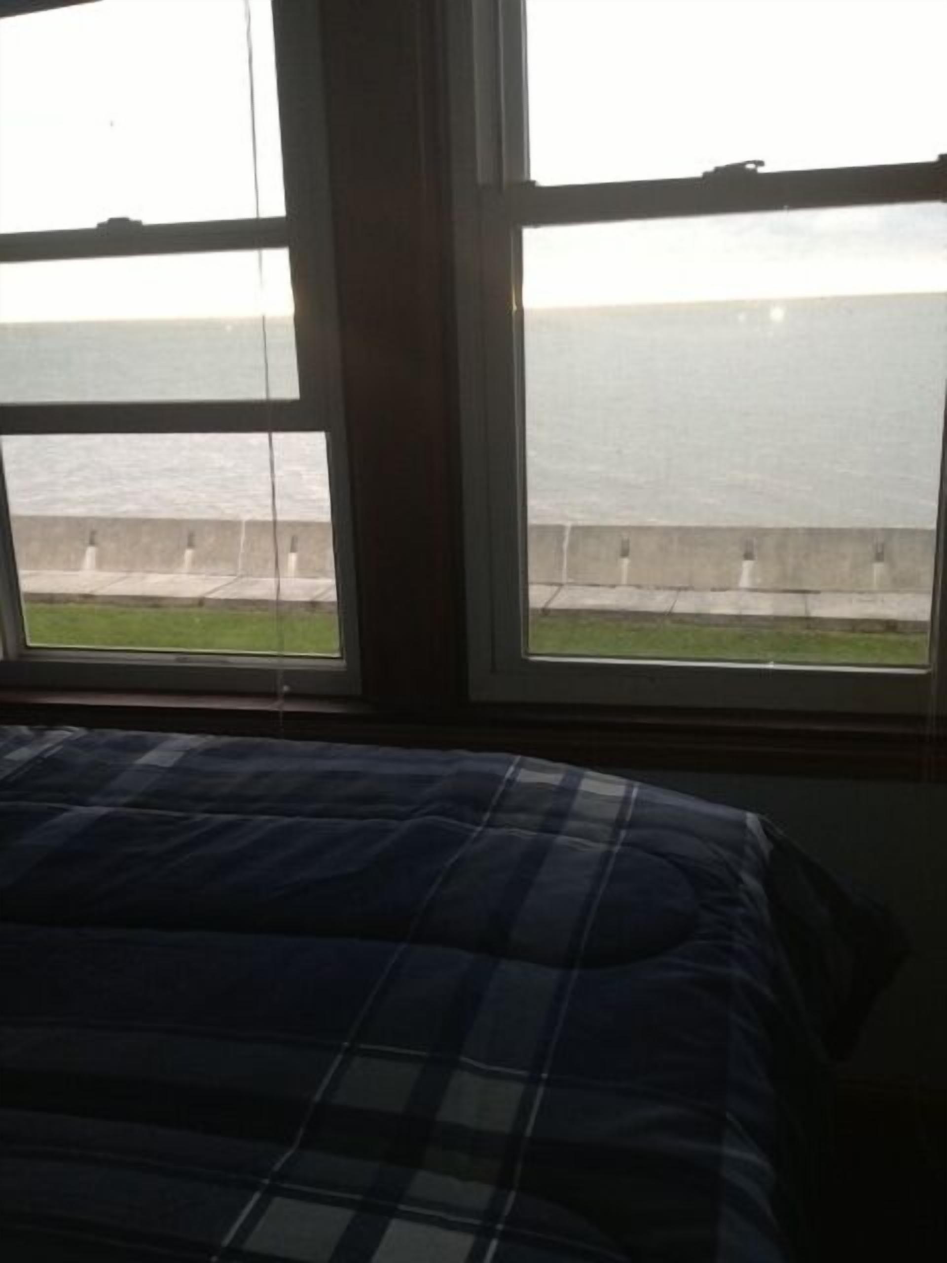 Beautiful View Of Lake Erie From Every Room Of The House / Sleeps 8
