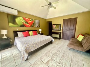 3 bedrooms, desk, iron/ironing board, free WiFi - Beautiful Nido Del Mar + Private Pool + Gas BBQ + Pool Table - Pet Friendly (Garabito)