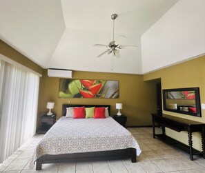3 bedrooms, desk, iron/ironing board, free WiFi