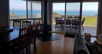 Bella Views - Front de mer (Foxtel)
