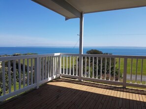Property grounds - Bella Views - Beach front, WiFi and Foxtel!
Availability School Holidays (Ventnor)