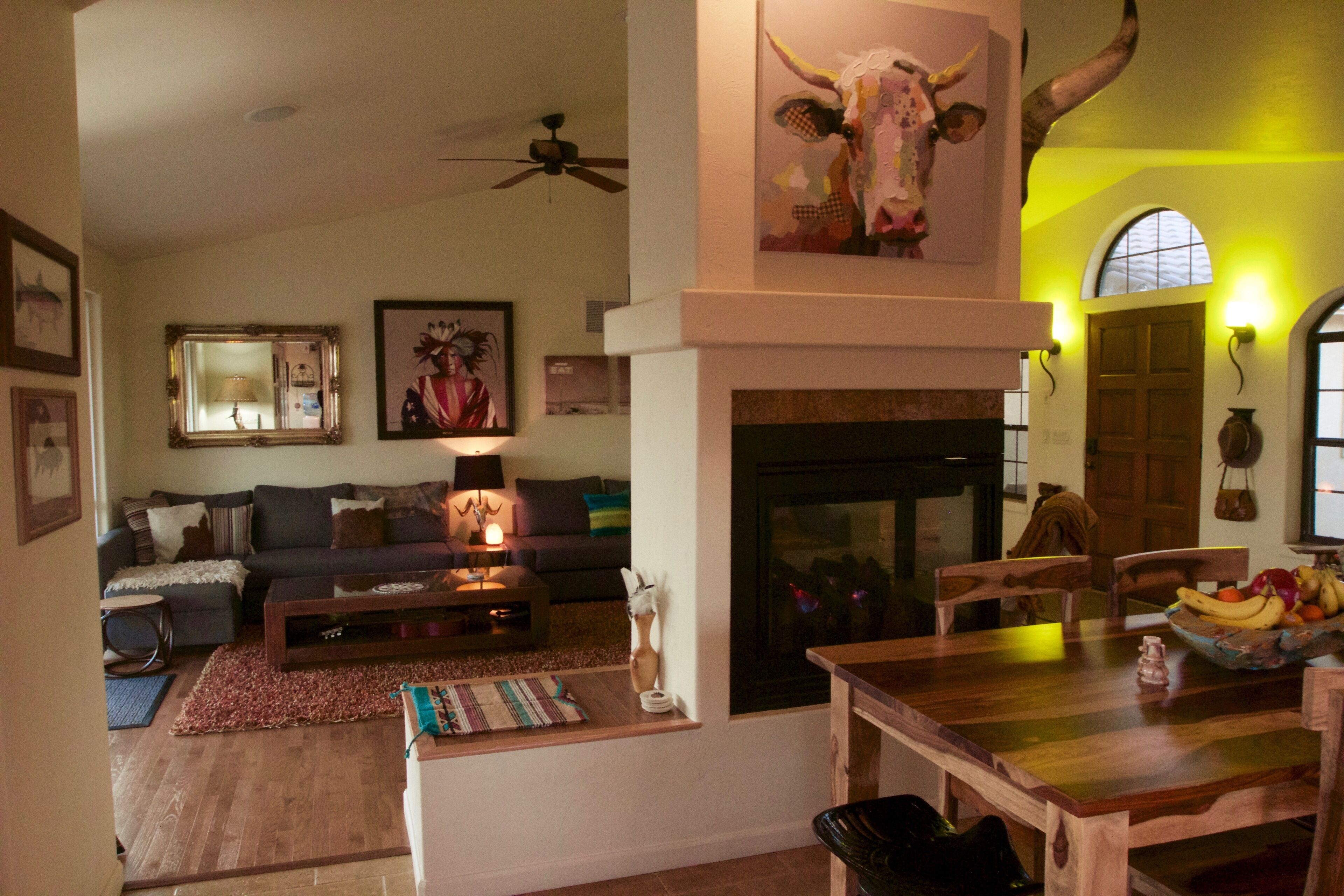  LAKE HOUSE on Colorado River, Friendly ANIMALS,  BEACH,  Wine country, VIEWS 