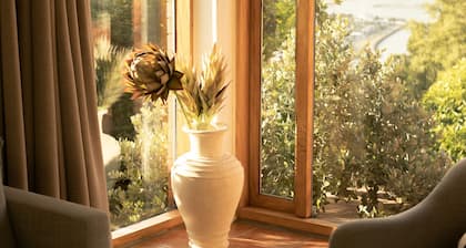 Hill-side sanctuary - Stunning views