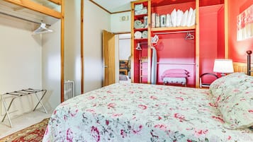 2 bedrooms, iron/ironing board, travel crib, internet