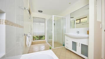 Shower, towels