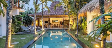 Udendørs pool, liggestole