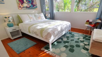 3 bedrooms, iron/ironing board, travel cot, free WiFi