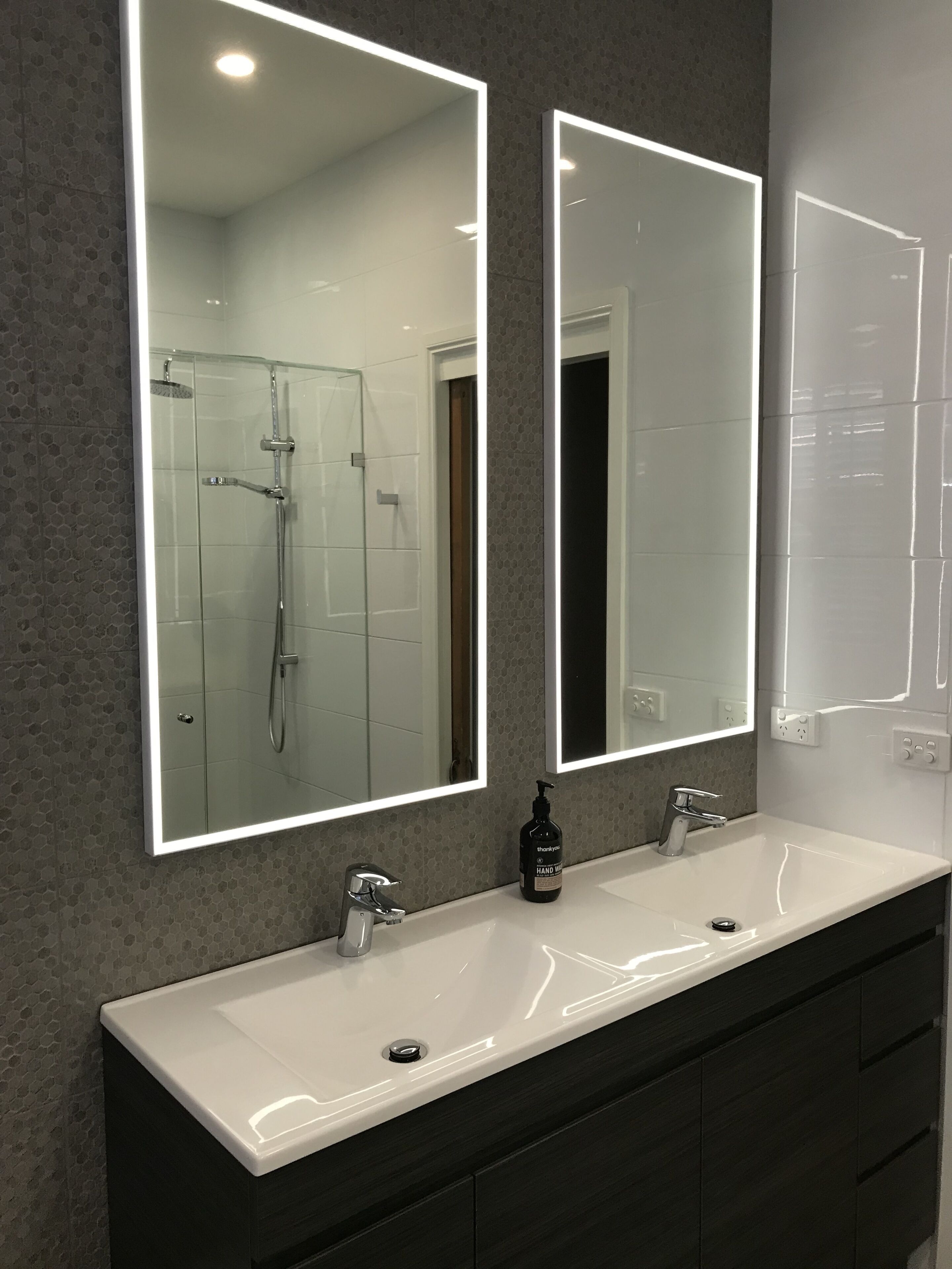 Trendy Northcote location — image 11