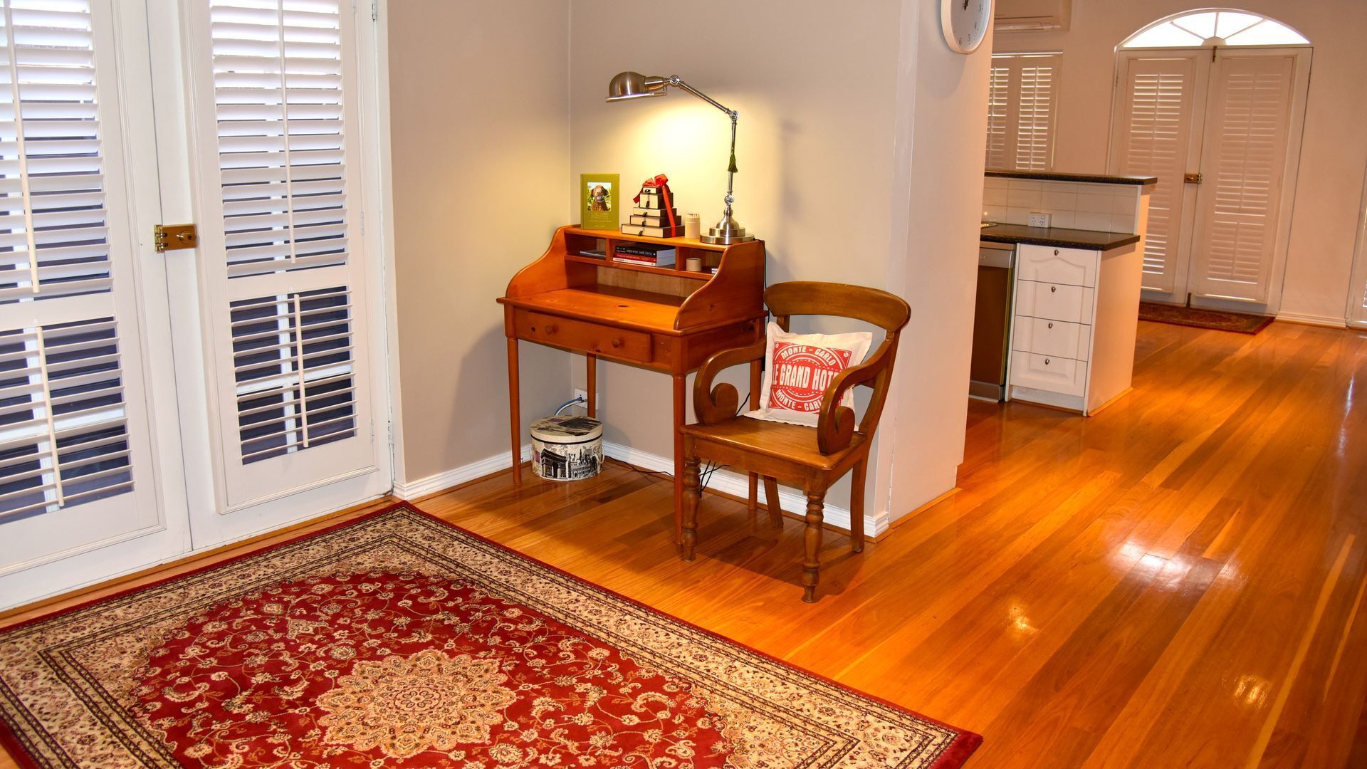 Trendy Northcote location — image 6