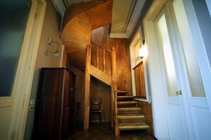 Staircase - Guest House Old Kutaisi (Kutaisi)