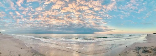 SOMEWHERE ON A BEACH! BEAUTIFUL UPGRADED VACATION GETAWAY!