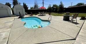 Outdoor pool - Tulare’s RARE FIND with a pool! Located in the Heart of California’s farmlands! (Tulare)
