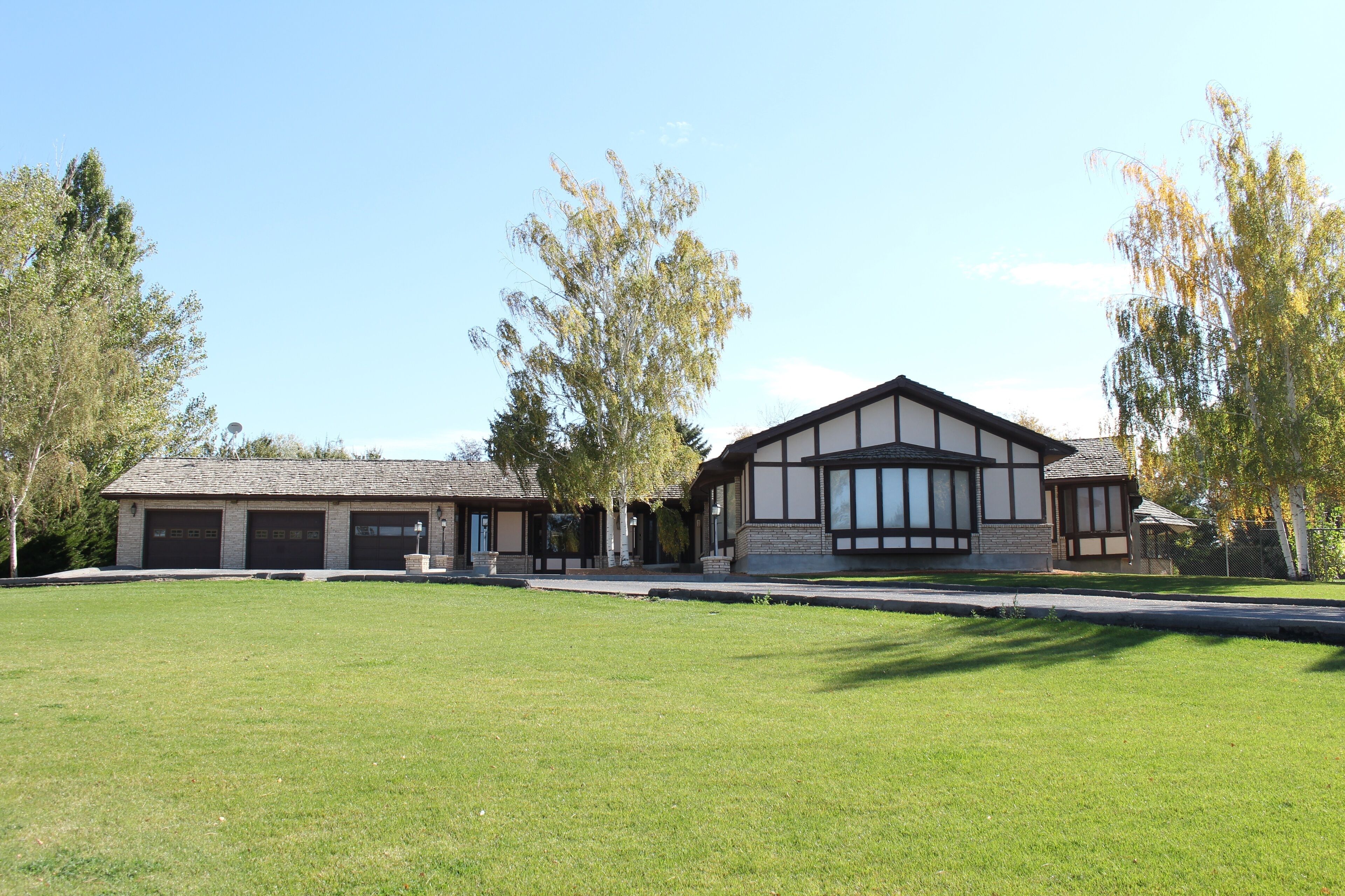 Spacious Country Home