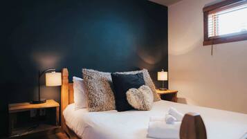 4 habitaciones, tabla de planchar con plancha, wifi y ropa de cama