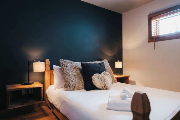 4 habitaciones, tabla de planchar con plancha, wifi y ropa de cama