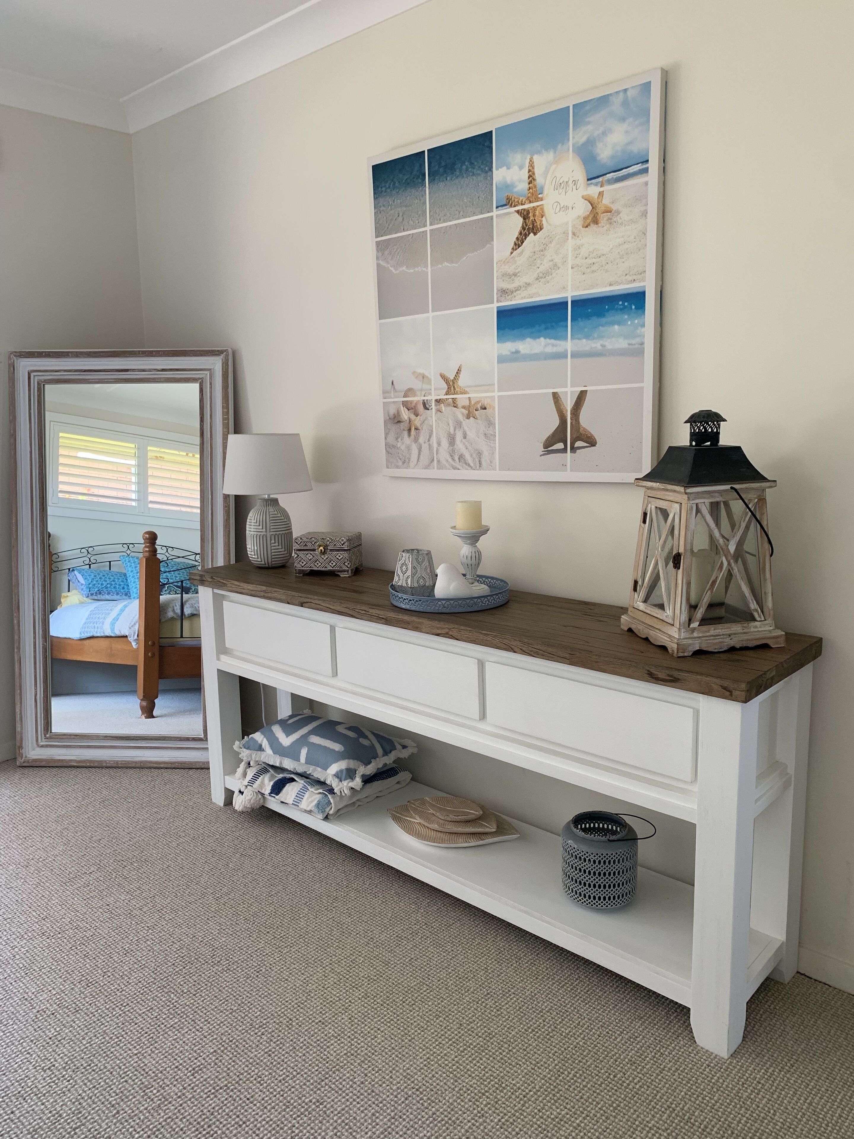 4 chambres, bureau, fer et planche à repasser, lit parapluie