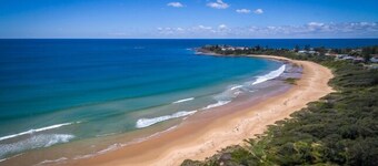 Large comfortable house just a stones throw from the beach. Pets welcome!