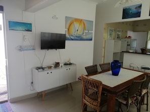 Dining - Morada da praia excellent house for rent Wi-Fi and air for your comfort (Bertioga)