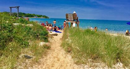 Central Woods Hole Village Waterfront: Sep and Oct At 20% Off!!
