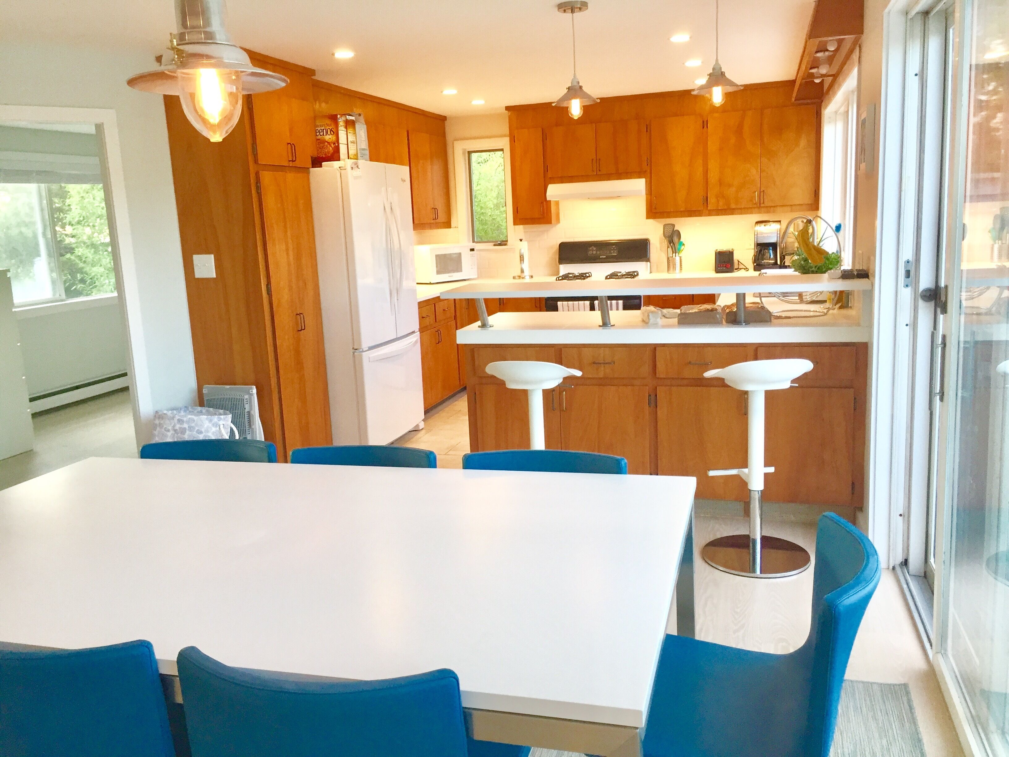 Central Woods Hole Village Waterfront & Beach: Sept./Oct. Dates at 20% Off!