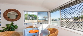 Dog Lovers Retreat - Beachmere