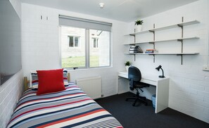 11 bedrooms, iron/ironing board, WiFi, bed sheets - Mt Helen Accommodation - Ideal for large groups and short stays (Mount Helen)