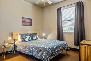 1 bedroom, desk, iron/ironing board, free WiFi