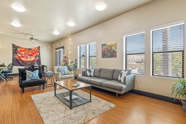 Smart TV, books, video library, printers