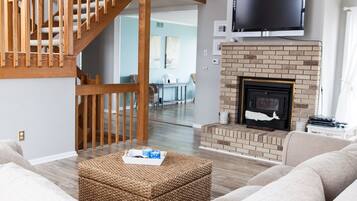 Smart TV, video games, DVD player, computer monitors