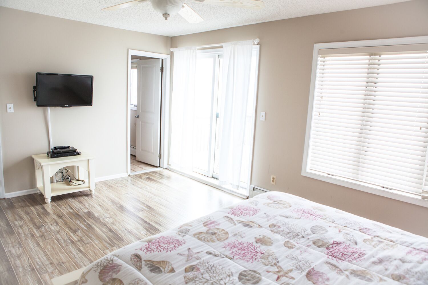 Bay Front Home - Watch the sun rise over LBI. Pier for Boat/Swim/SUP/Kayak/Crab