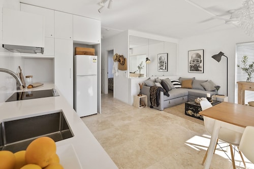 23 Am Islander - Point Lookout, QLD