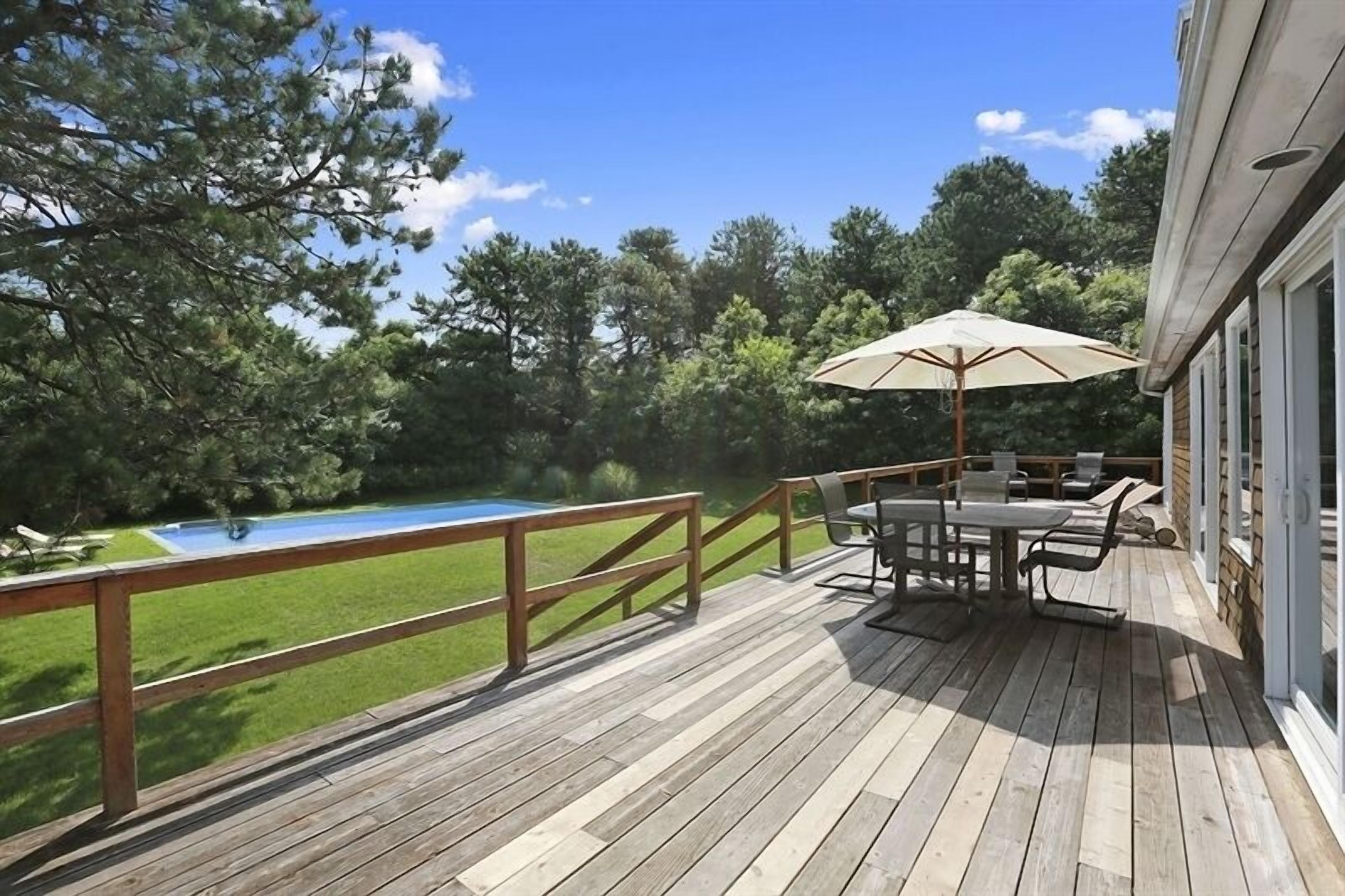 SOUTHAMPTON LUXURY 5 BEDROOM GETAWAY !!!