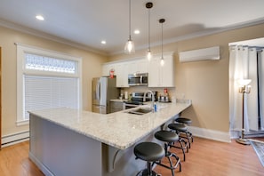 Fridge, microwave, stovetop, dishwasher - Updated Sheboygan Home w/ Porch < 1 Mi to Beach (Sheboygan)