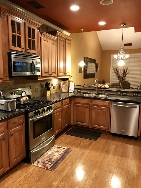 Fridge, microwave, stovetop, dishwasher